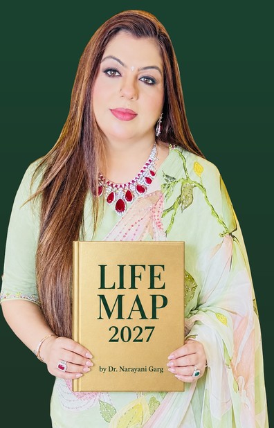 Narayani Garg holding the Life Map 2027